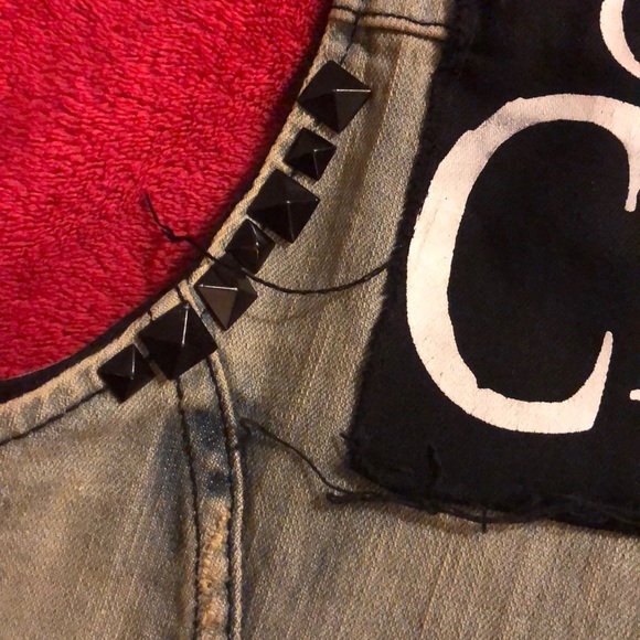 Vexy distressed denim vest - Picture 10 of 11